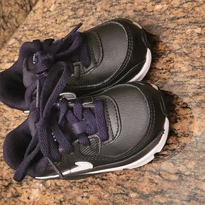 Toddler nike shoes